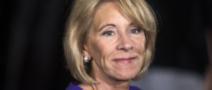 secretaria de educación Betsy DeVos